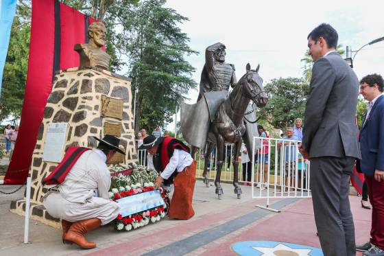 En Güemes, Urtubey participó en un nuevo aniversario del natalicio del héroe gaucho